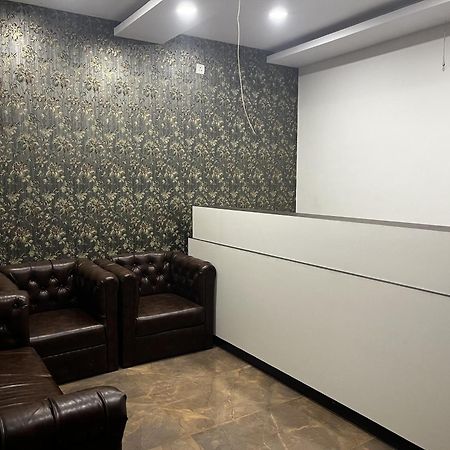 Roomquet Comfort Inn Allāhābād Junction Eksteriør bilde