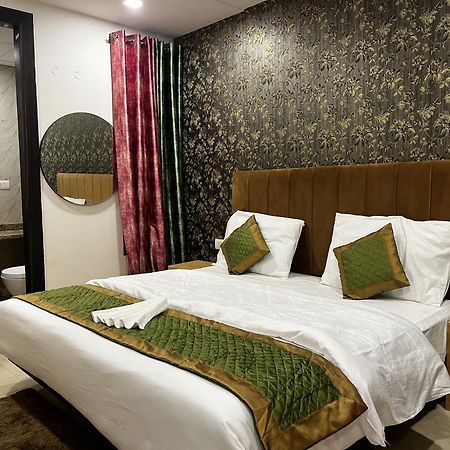Roomquet Comfort Inn Allāhābād Junction Eksteriør bilde