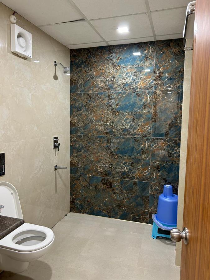 Roomquet Comfort Inn Allāhābād Junction Eksteriør bilde